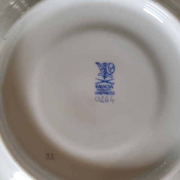 Oversized Hungarian China latte/coffee cup and saucer. - Picture 4 of 5